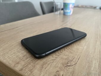 Iphone 11 64 GB čierny - 6