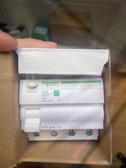 Elektroinštalačny material ističe - 6