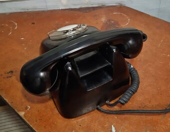 Bakelitový telefon TESLA z roku 1978 - 6