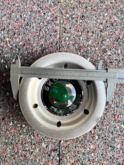 Středová krytka Škoda Octavia - 6