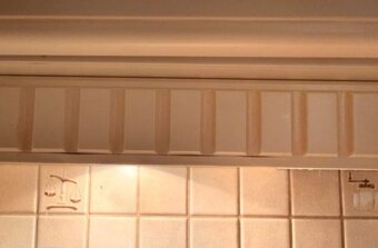 Krémová kuchyně se zánovními spotřebiči,5801 - 6