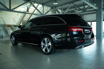 Mercedes-Benz E trieda Kombi 400 4MATIC A/T - 6
