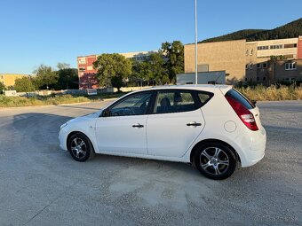 Hyundai i30 1.4 Benzín 92000km Nová STK Ek - 6