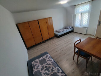 Prenájom 4 izbový dom v centre mesta Šurany - 6