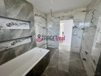TARGETreal┃4 izbový rodinný dom s nádherným 720 m pozemkom a - 6