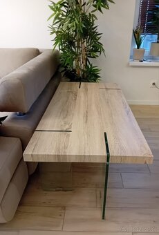 Predám moderný konferenčný stolík – sklo + drevo (60 €) - 6