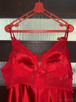 Dámske spoločenské šaty veľkosť M/L - 6