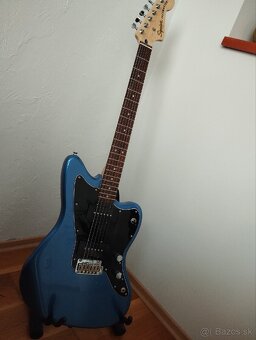 Squier Jazzmaster - Lake Placid Blue - 6