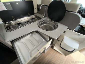 nový karavan Etrusco T 6900 SB 5-miestny - 6
