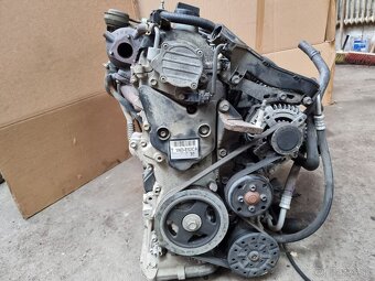 motor TOYOTA 1,4 diesel 66 KW kod 1ND-TV - 6