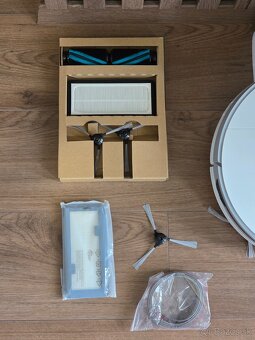 vysavac Samsung JetBot+, vysypacia stanica, v top stave - 6