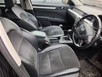Rozpredam Škoda Superb 2 2.0 TDi 125kw manual sedan . Kod mo - 6