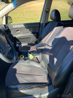 Carens 2,0 crdi - 6