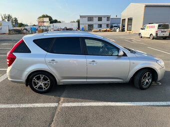 Predám KIA Ceed SW 1.6 CRDi (85 kW) Combi - 6