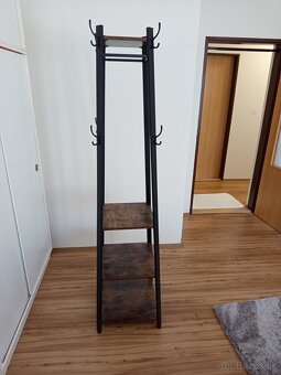 Samostatne stojace vešiaky - 6