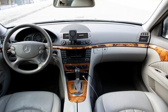 Mercedes E trieda 2006 - 6