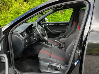Škoda Octavia Combi 2.0 TDI Sportline Black Style 110kW DSG7 - 6