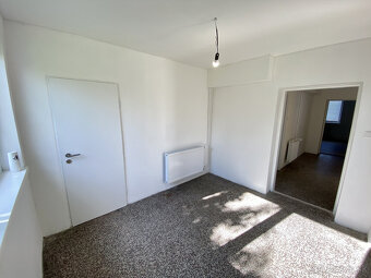 Predstavujeme Vám exkluzívne na predaj 3- izbový rodinný dom - 6