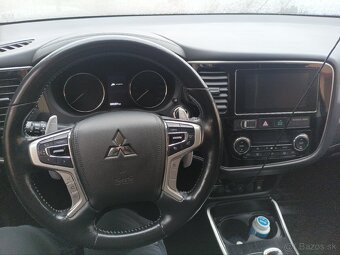Mitsubishi Outlander 2,0 L PHEV - 6