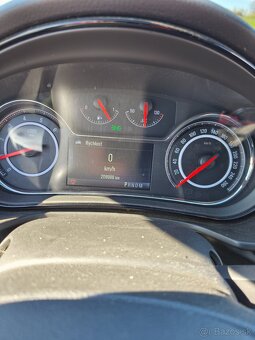 Opel Insignia 2.0 - 6