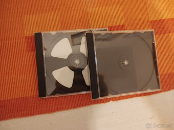 (14)  CD, DVD a obaly - 6