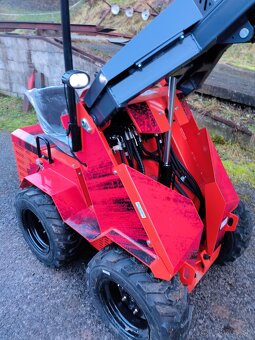 Kolesovy nakladac smykovy - 6