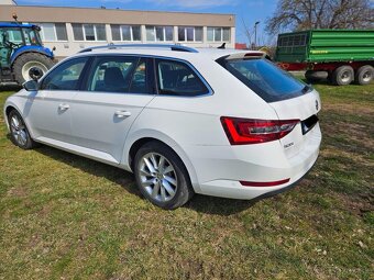 Škoda Superb Combi 1.6 TDI Ambition DSG - 6