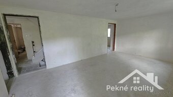 Predaj rodinného domu s garážou vo Zvolene - mestská časť Mô - 6