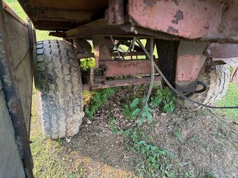 Predám obojstranne vyklápaciu vlečku za traktor - 6