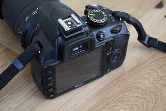 Nikon D 3100 + VR objektiv 18-105 AF-S - len 6 000 snimkov - 6