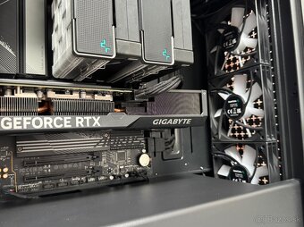 Ryzen 7 7800X3D\32GB\RTX 4070\SSD\1000W Zdroj - 6
