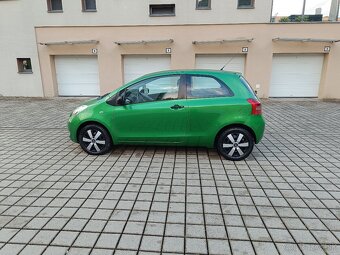 TOYOTA YARIS 1,0 BENZÍN, 51KW, 2008, PÔVODNÝ LAK - 6