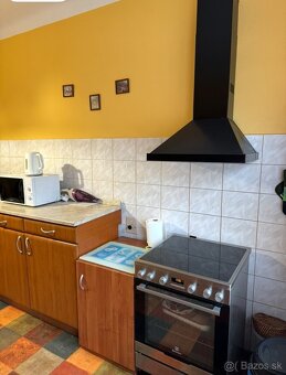 PREDÁME RODINNÝ DOM S VEĽKÝM POZEMKOM-LAMAČ - 6