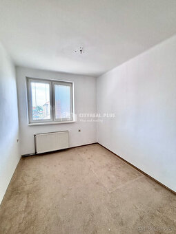 Ponúkame Vám na prenájom 3 izbový byt v centre mesta Nové Zá - 6