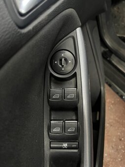 Rozpredám na diely Ford Focus mk3 HB combi - 6