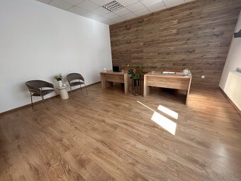 Kancelárske priestory v centre mesta Levice - 6