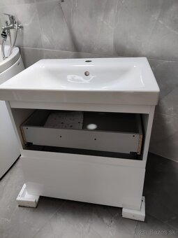 Závesná skrinka MODUO s keramickým umývadlom - 6