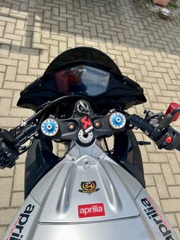 Aprilia Tuno factory 1100 V4 - 6