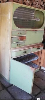 Predám starožitný kredenec - 6