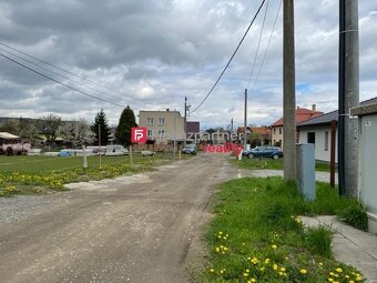 Sólo stavebný pozemok v Petrovanoch pod kaštielom (F193-14- - 6
