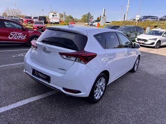 Toyota Auris 1.6 D-4D S&S Executive 9/2015 - 6