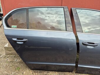 Predám pravé dvere na Škoda Superb 2 II sedan - 6