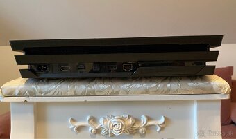 Playstation 4 Pro - 6