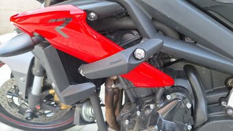 Triumph Street Triple 675 R - 6