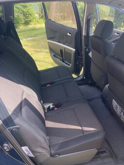 toyota corolla verso - 6