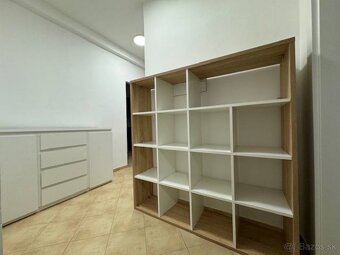 Prenajmeme veľkometrážny (cez 80 m2) 2-izb byt na Svetlej ul - 6