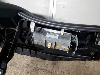 Predám originálnu palubovku Škoda Octavia 2 Facelift - 6