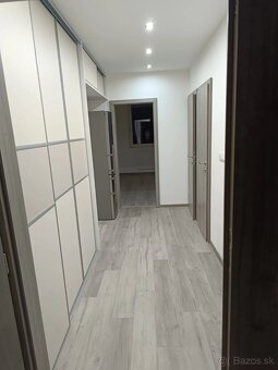 Ponúkam na prenájom 3-iz. byt, začiatok Petržalky, Šusteková - 6