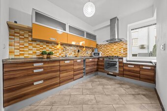 VZDUŠNÝ 3-IZB. BYT, TERASA 54,07 m², GARÁŽ, TEHLOVÁ STAVBA - 6