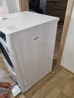 Predám LG 8kg parnú práčku plnenú spredu - 6
